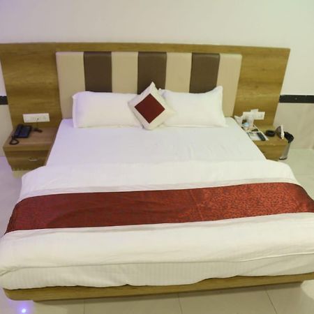 Amber Hotel Barmer Екстер'єр фото