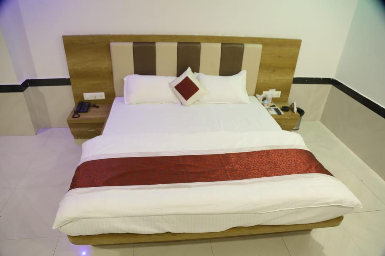 Amber Hotel Barmer Екстер'єр фото